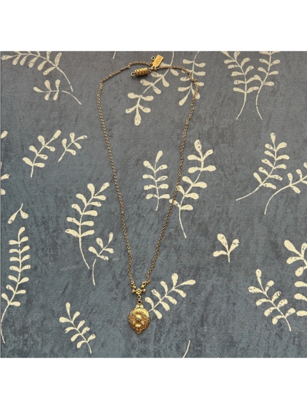 1928 floral necklace